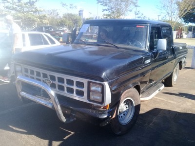 1984 Ford F1000